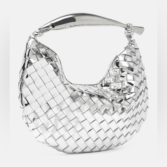 Bottega Veneta
Small Sardine leather top handle bag - Picture 2 of 11